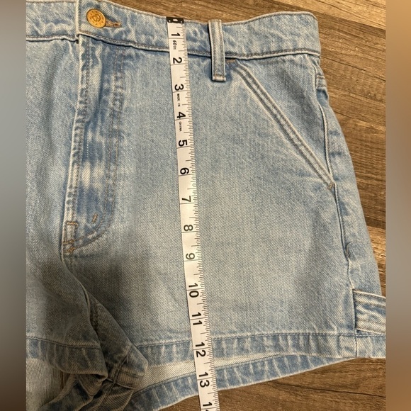 NWOT. MOTHER - SNACKS! The Fun Dip Utility Short Short - Picture 9 of 13